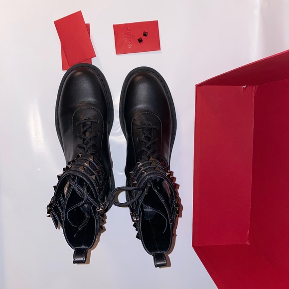 VALENTINO NWT Rockstud Buckle Accents Leather Combat Boots Size 39 - Picture 5 of 15